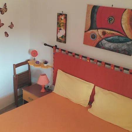 Cozy Holiday Home With Pool In Sardinia Nyaraló Budoni